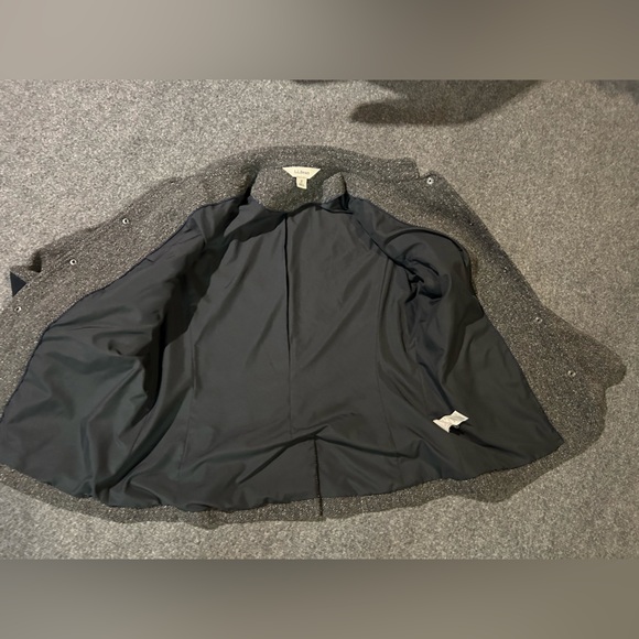 L.L. Bean Women’s Gray Blazer with Black Elbow Patches/ Virgin Wool  item#298211 - Picture 4 of 6